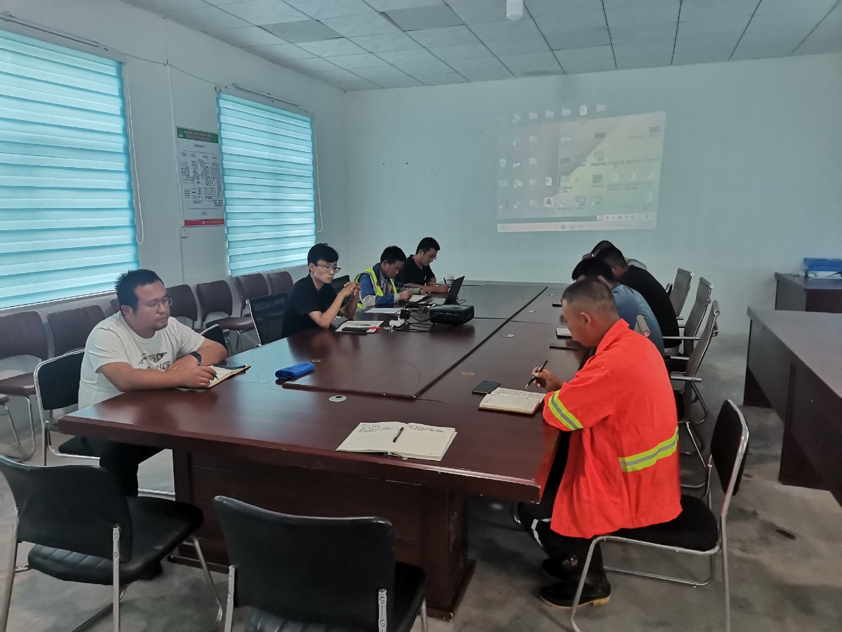 第四區(qū)域項目部召開蓋板涵安全及施工調度專題例會