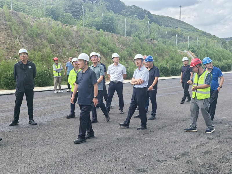 山東高速集團(tuán)公司黨委常委、副總經(jīng)理李懷峰到臨臨施工六標(biāo)調(diào)研