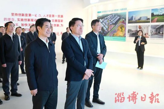 市委市政府召開(kāi)全市重大項(xiàng)目推進(jìn)工作現(xiàn)場(chǎng)會(huì)
